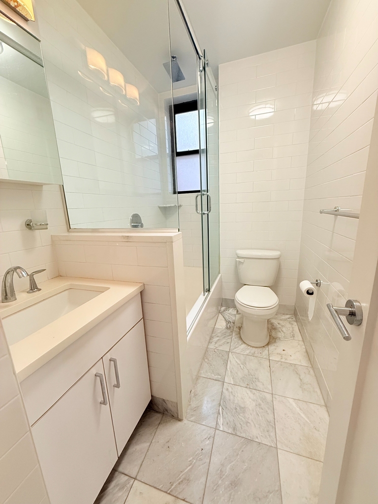 25 West 68th Street - Photo 8