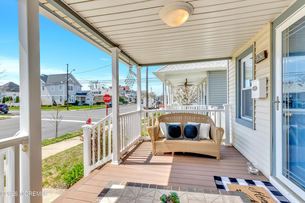 320 Ocean Park Avenue - Photo 5