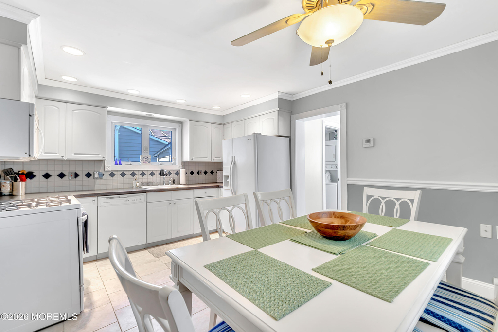 320 Ocean Park Avenue - Photo 12