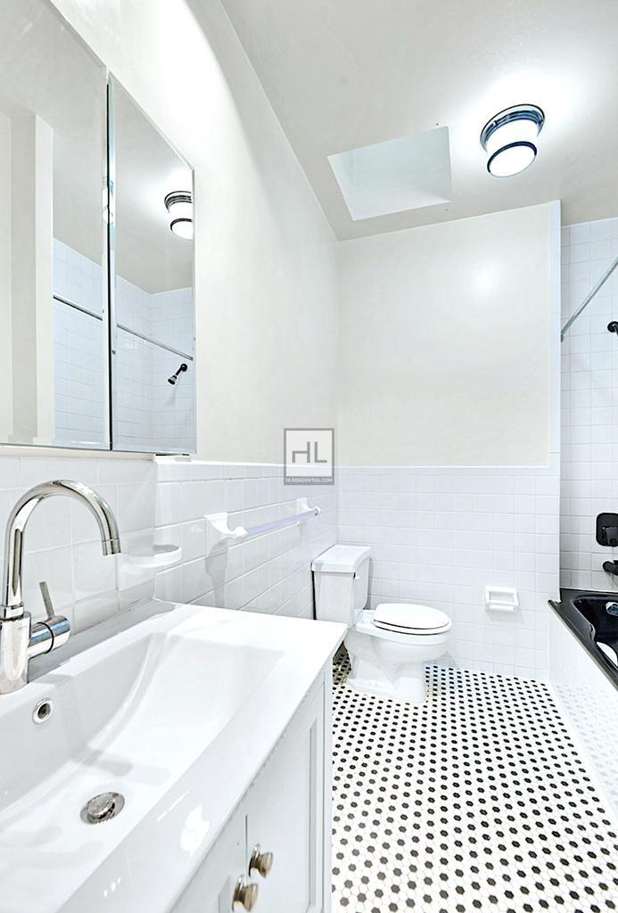 Madison Avenue - Photo 3
