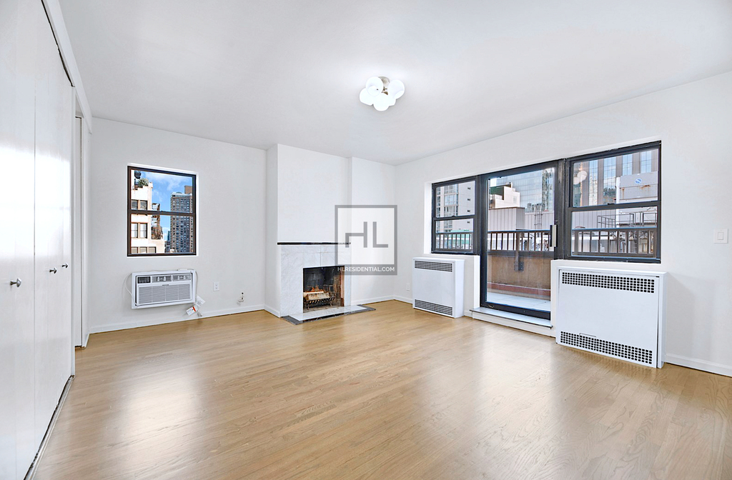 Madison Avenue - Photo 0