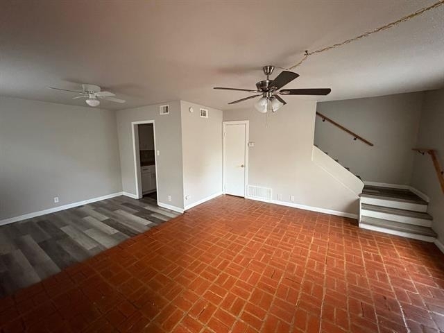 618 W Sycamore Street - Photo 1