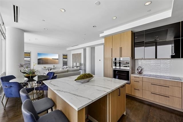 2408 Victory Park Lane - Photo 5