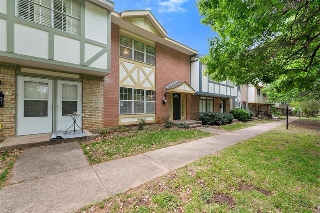 376 Westview Terrace - Photo 1