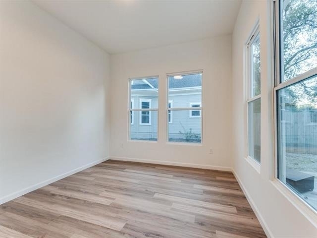 323 S Montclair Avenue - Photo 17