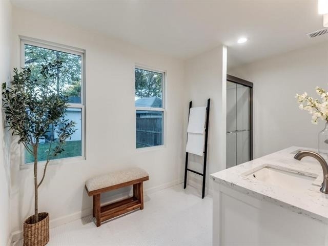 323 S Montclair Avenue - Photo 13