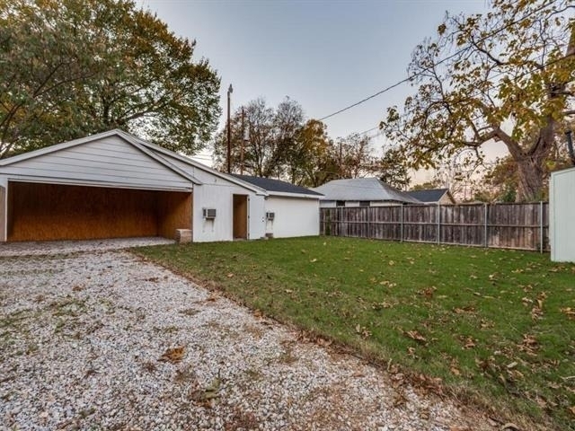 323 S Montclair Avenue - Photo 21