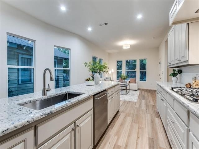 323 S Montclair Avenue - Photo 2