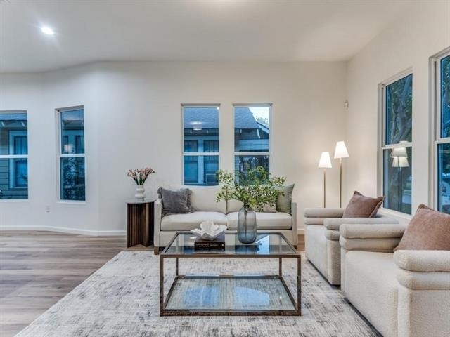 323 S Montclair Avenue - Photo 8