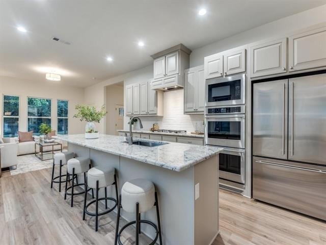 323 S Montclair Avenue - Photo 3