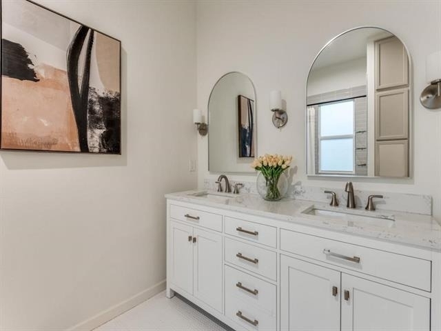323 S Montclair Avenue - Photo 12