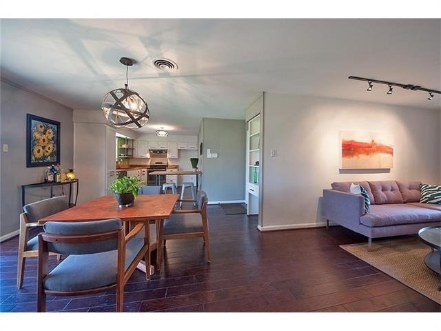 8717 Hackney Lane - Photo 2