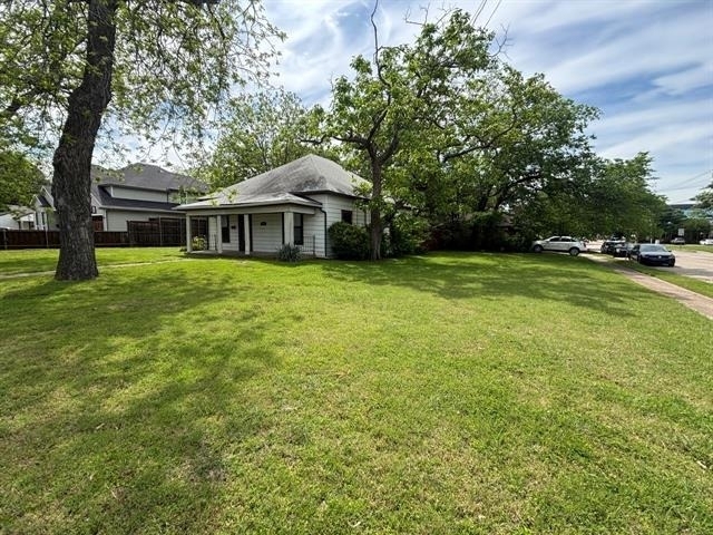 376 W Walters Street - Photo 1