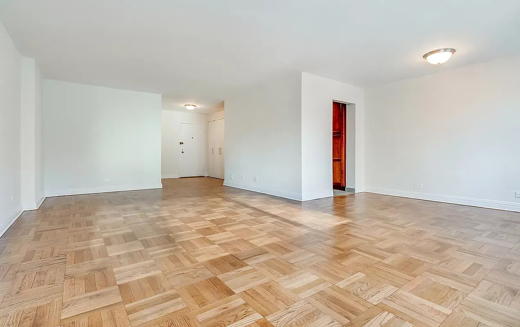 East 71st Street - Photo 3
