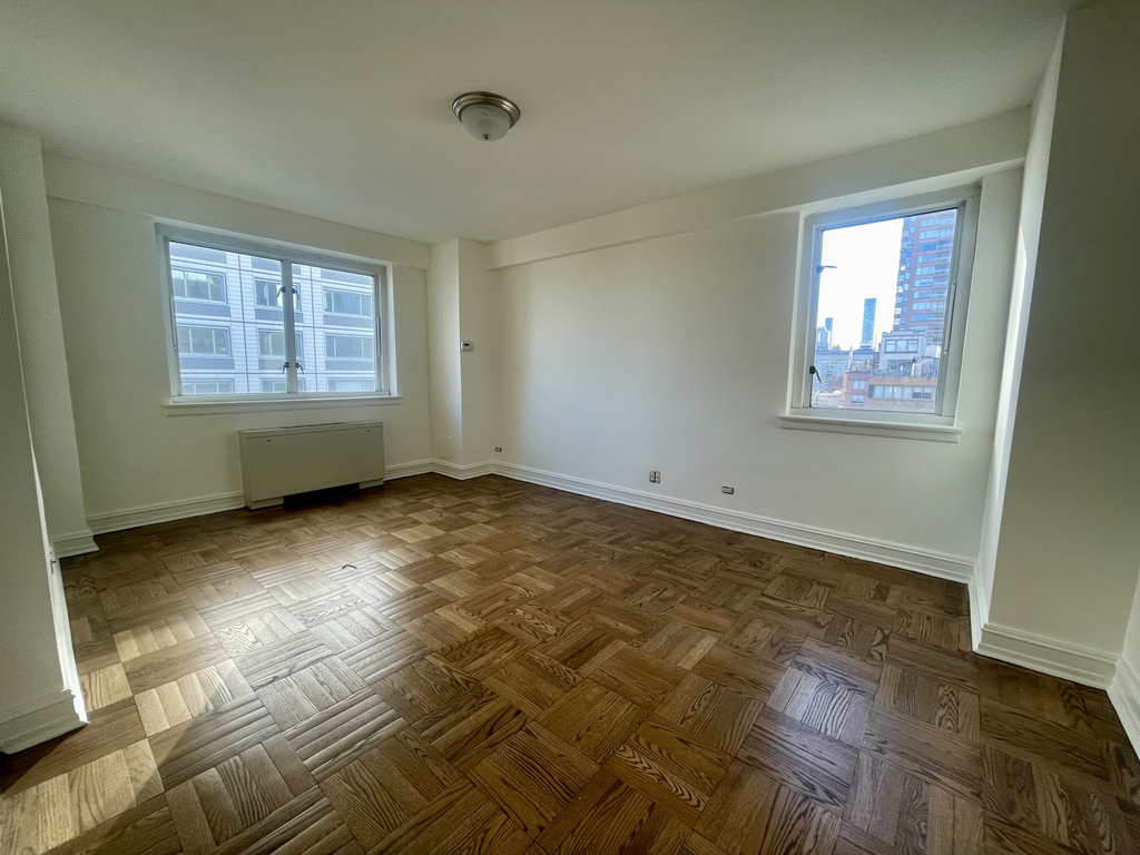 East 71st Street - Photo 5