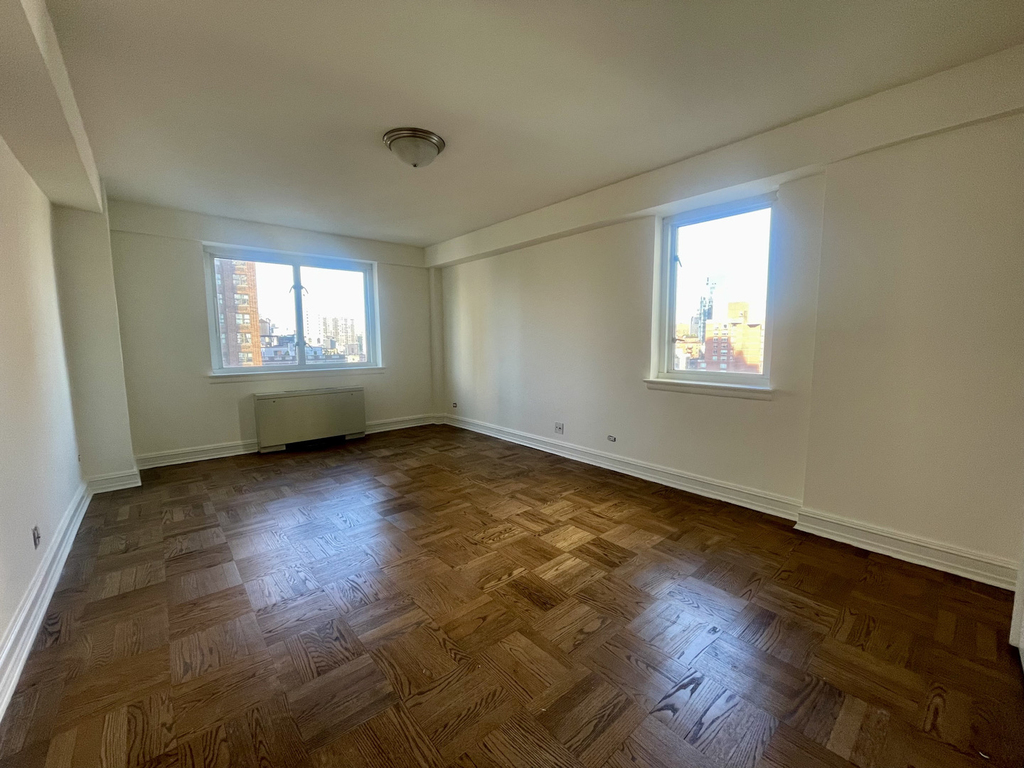 East 71st Street - Photo 7
