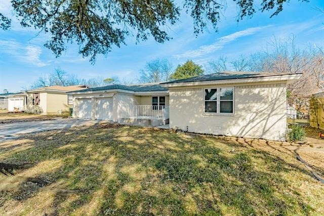 5821 Circular Drive - Photo 1