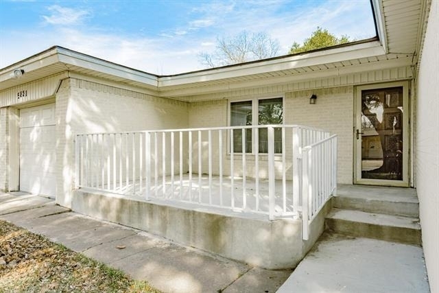 5821 Circular Drive - Photo 2