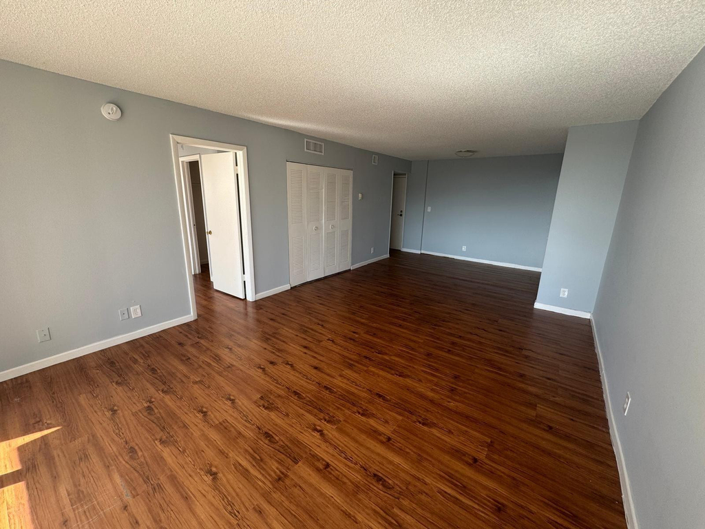 4222 Inverrary Boulevard - Photo 3