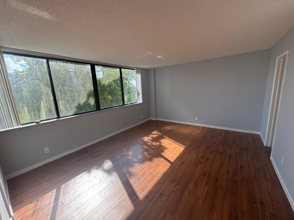 4222 Inverrary Boulevard - Photo 2