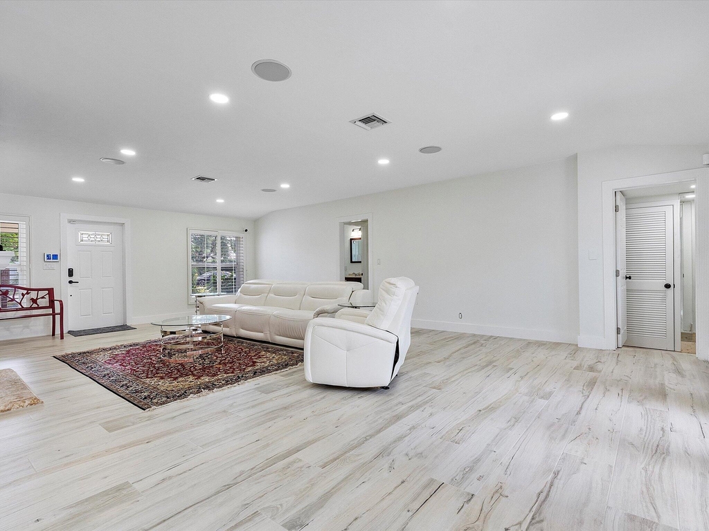 411 Poinciana Drive - Photo 4