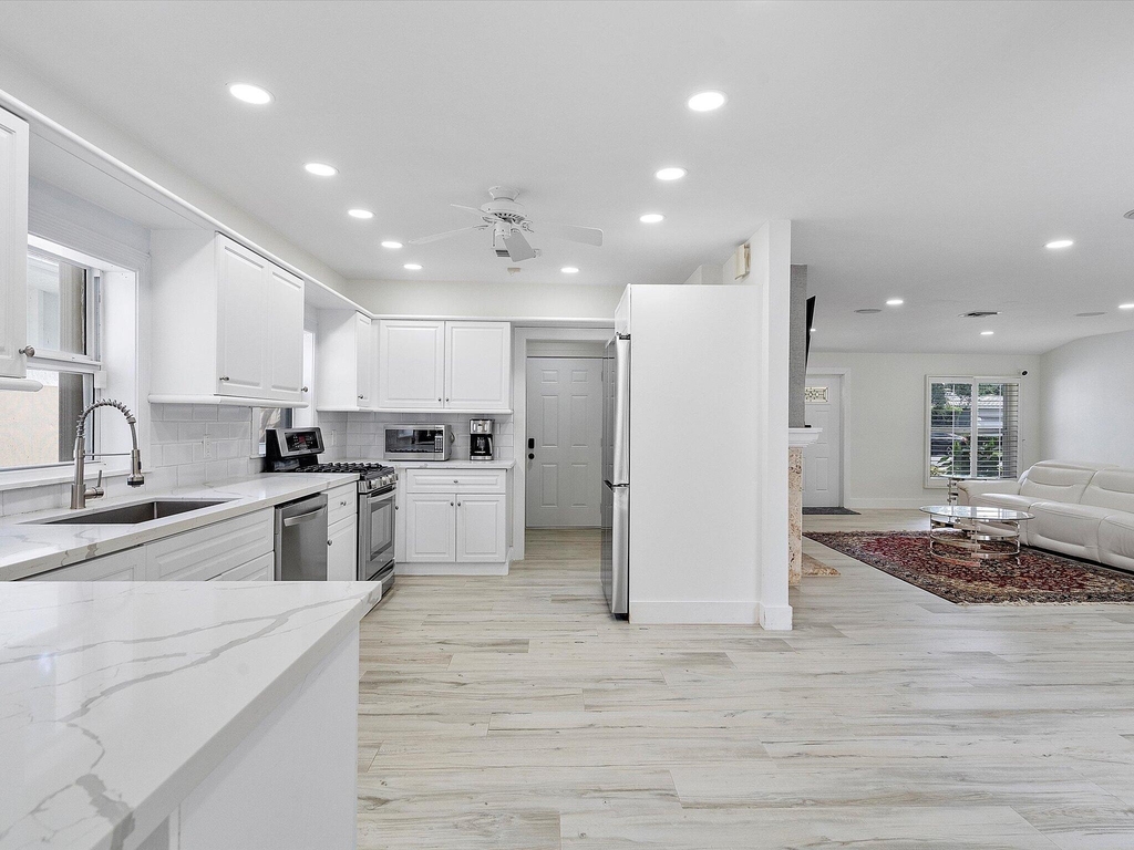 411 Poinciana Drive - Photo 8