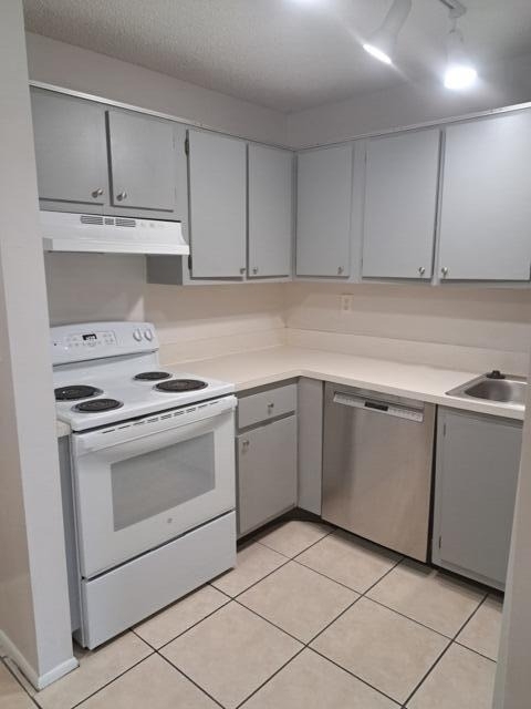 2671 Riverside Drive - Photo 4