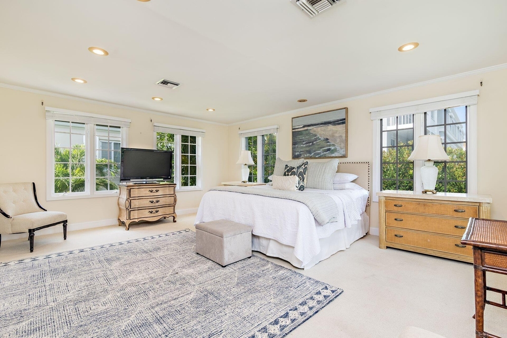 155 Peruvian Avenue - Photo 11