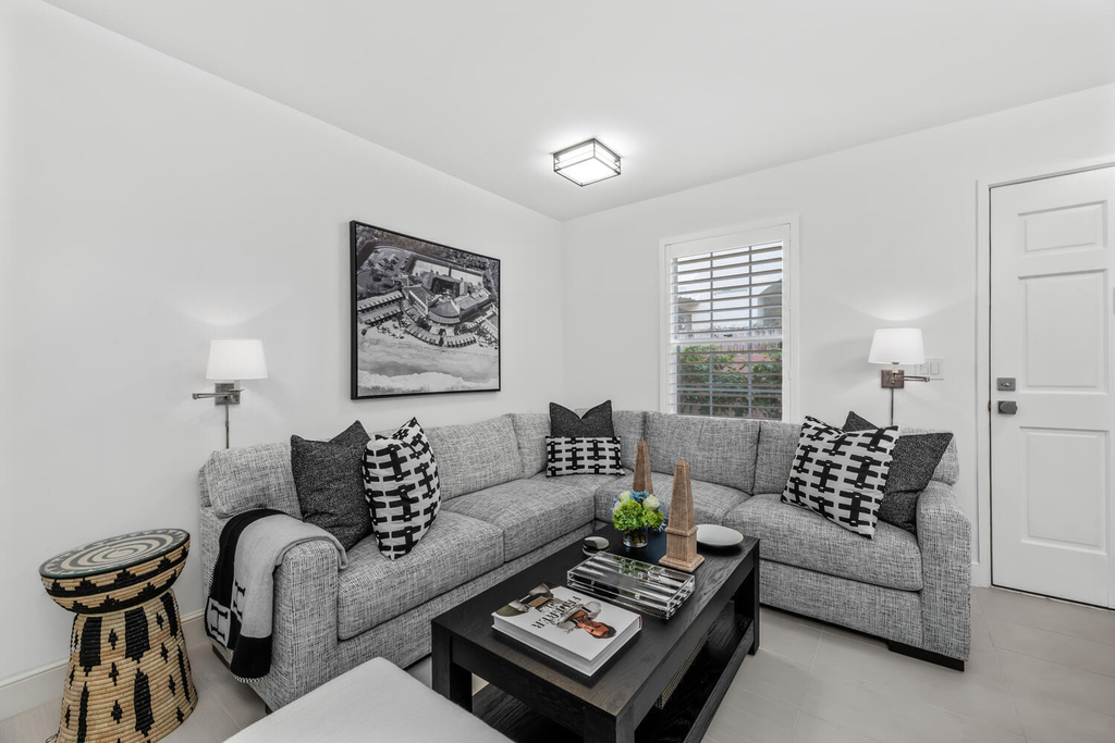 134 Peruvian Avenue - Photo 1