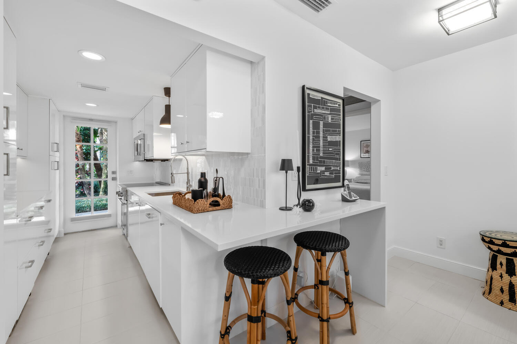 134 Peruvian Avenue - Photo 2