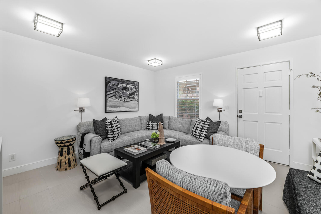 134 Peruvian Avenue - Photo 5