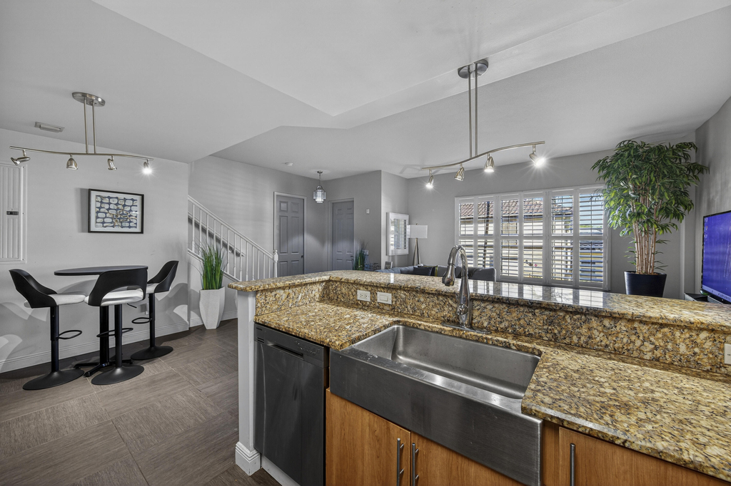 2633 Ne 14th Avenue - Photo 9