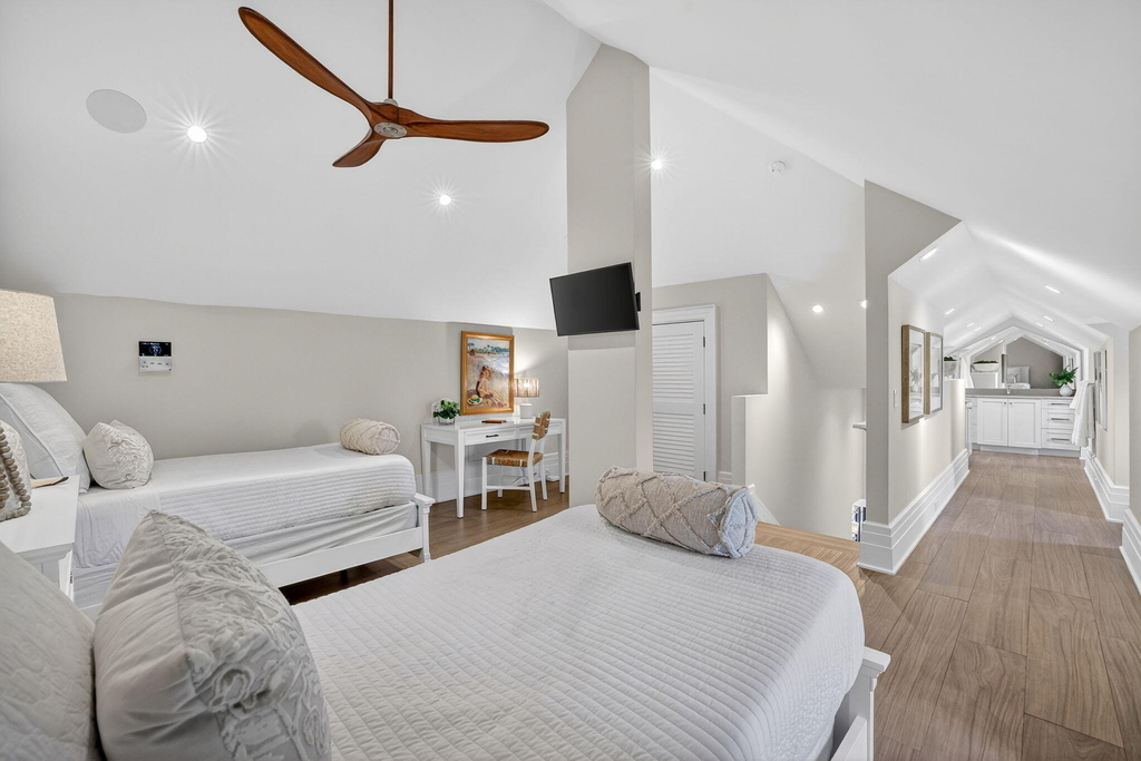 400 Mola Avenue - Photo 72