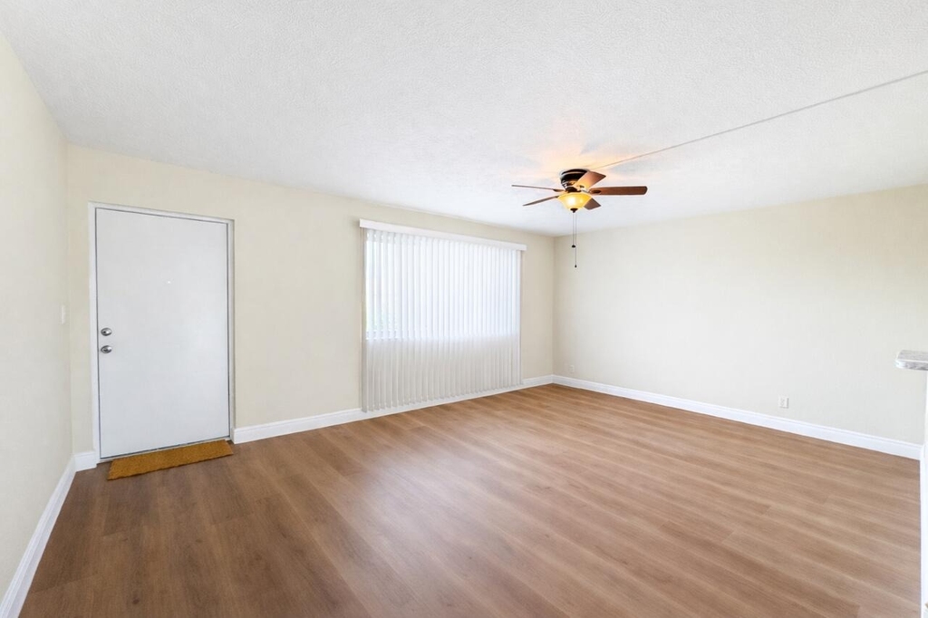700 Village Green Court - Photo 5