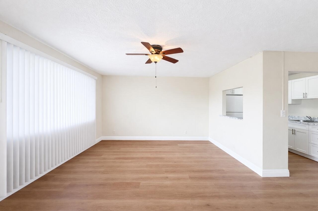 700 Village Green Court - Photo 2