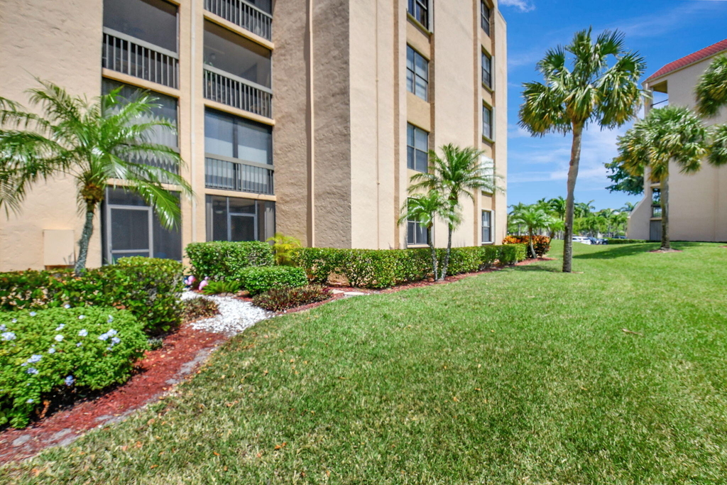 2255 Lindell Boulevard - Photo 20