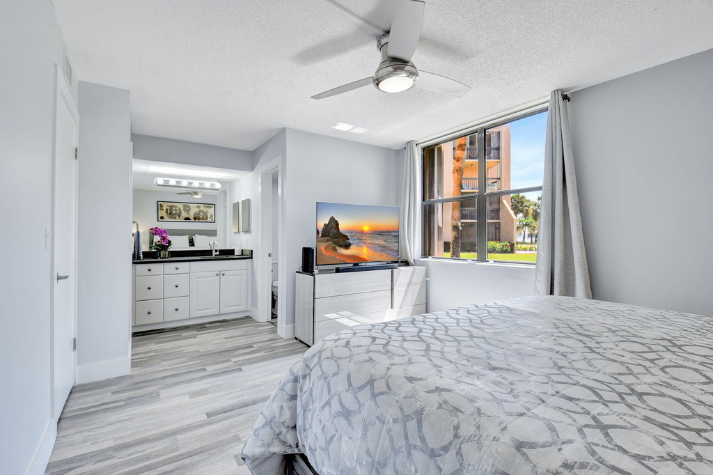 2255 Lindell Boulevard - Photo 12