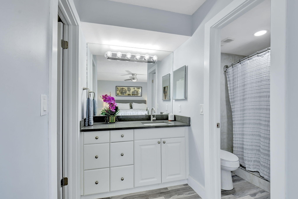 2255 Lindell Boulevard - Photo 11