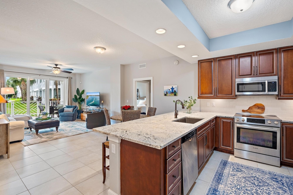 814 S Bay Colony Dr Drive S - Photo 1
