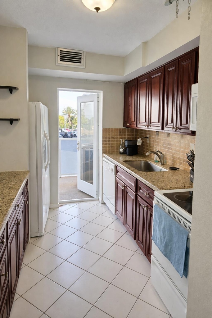 2701 N Ocean Boulevard - Photo 7