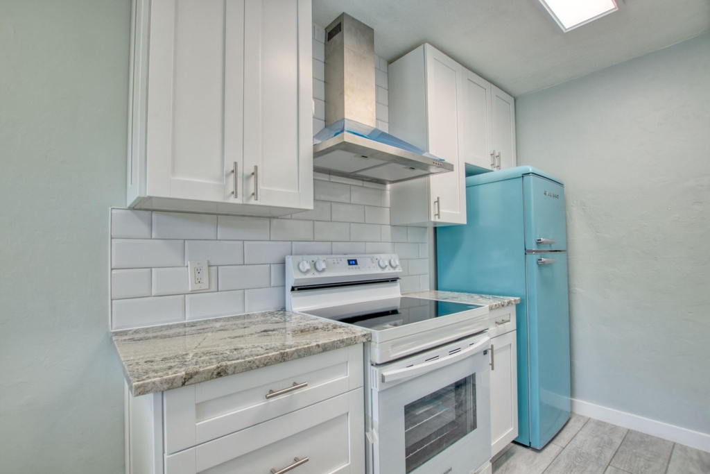 612 2nd Avenue S - Photo 12