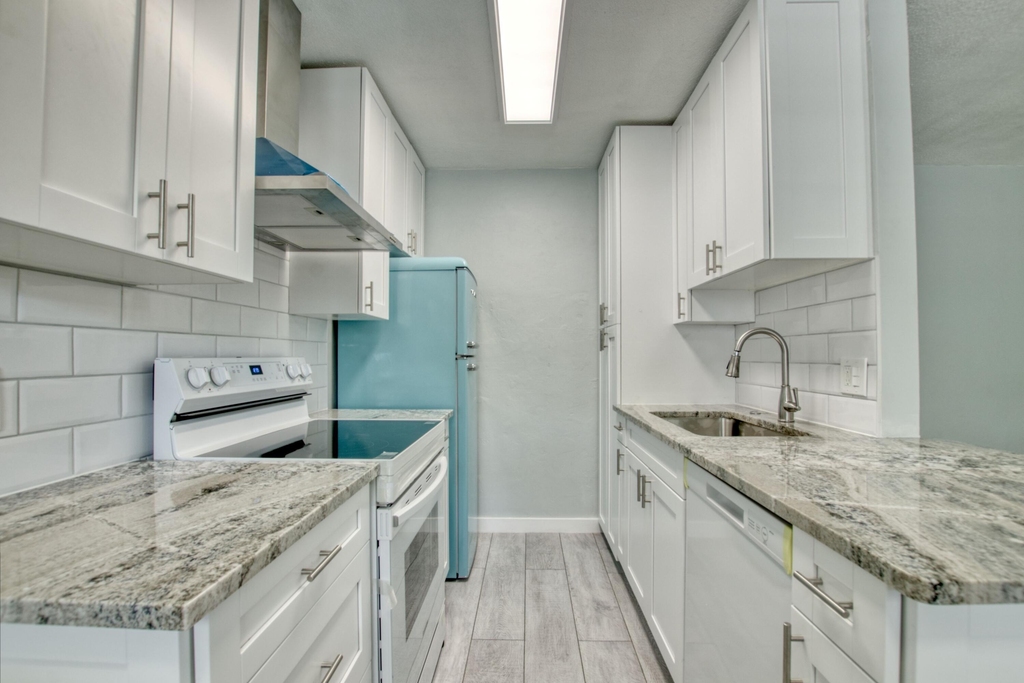 612 2nd Avenue S - Photo 10