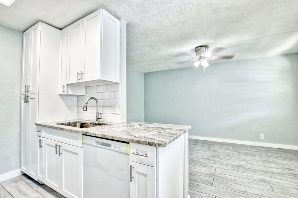 612 2nd Avenue S - Photo 11