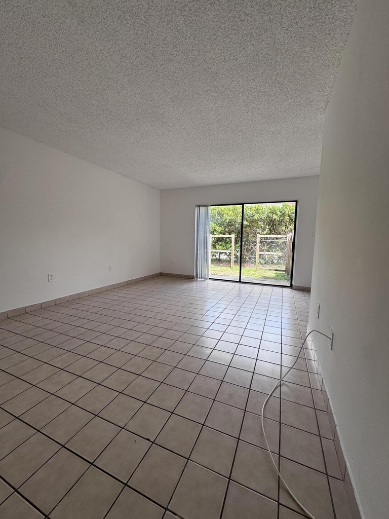 417 E Palm Cir Circle E - Photo 4