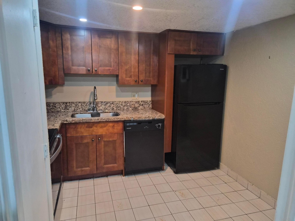 4166 Inverrary Drive - Photo 9