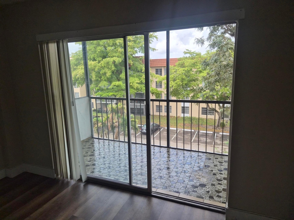 4166 Inverrary Drive - Photo 13
