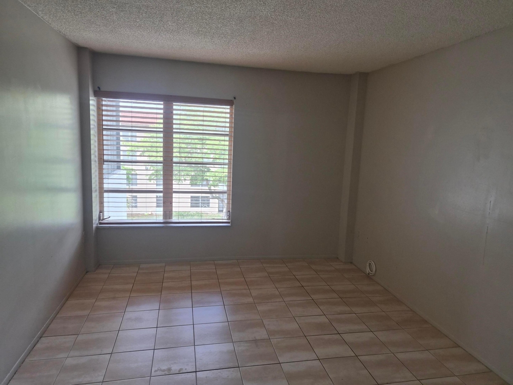 4166 Inverrary Drive - Photo 23