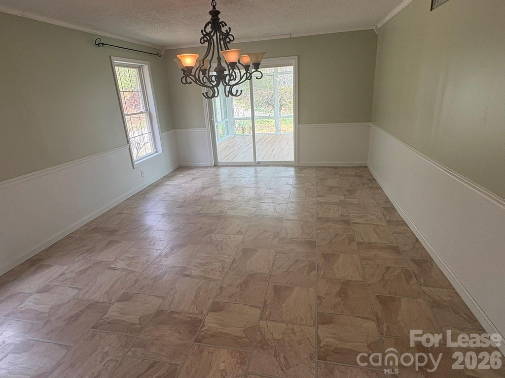 6719 Burkemont Road - Photo 4