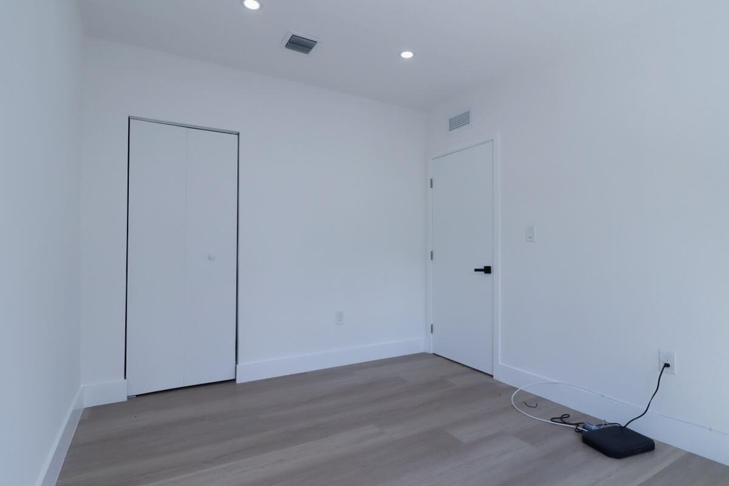 3040 Nw 13th Avenue - Photo 15