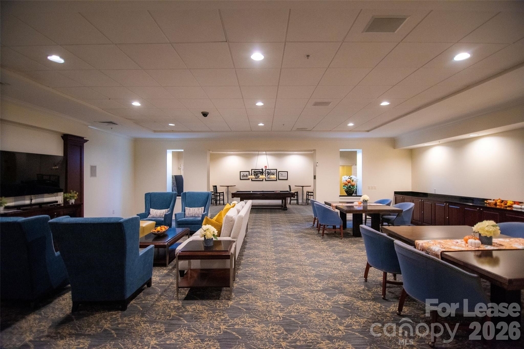 300 W 5th Street - Photo 20